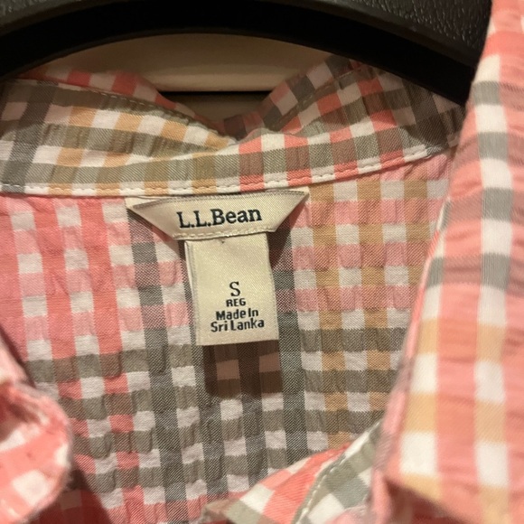 Women’s LL Bean size small wrinkle resistant Colorful Plaid Seer Sucker shirt - Picture 2 of 3